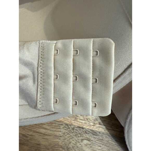 Wacoal 853144 Flirtatious Full Figure Controur Underwire Bra Nude Beige 38DDD NW - Picture 6 of 7